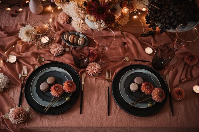 Photo Pop culture-themed Thanksgiving table