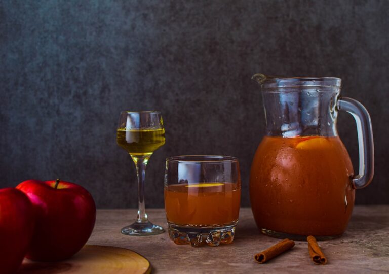 Photo Fall-themed cocktails