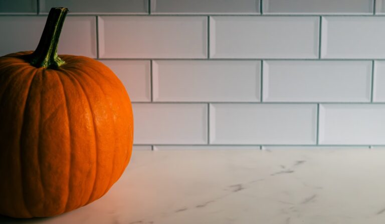 Photo Pumpkin-themed bar quiz