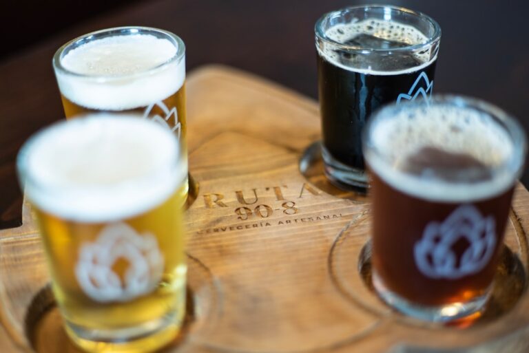 Photo Beer-themed Thanksgiving trivia rounds for breweries: Beer flight